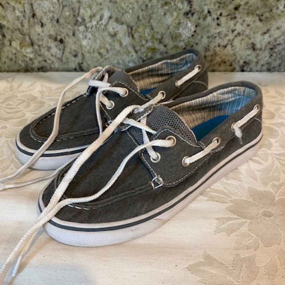 Cat & Jack boat shoes kids size 1